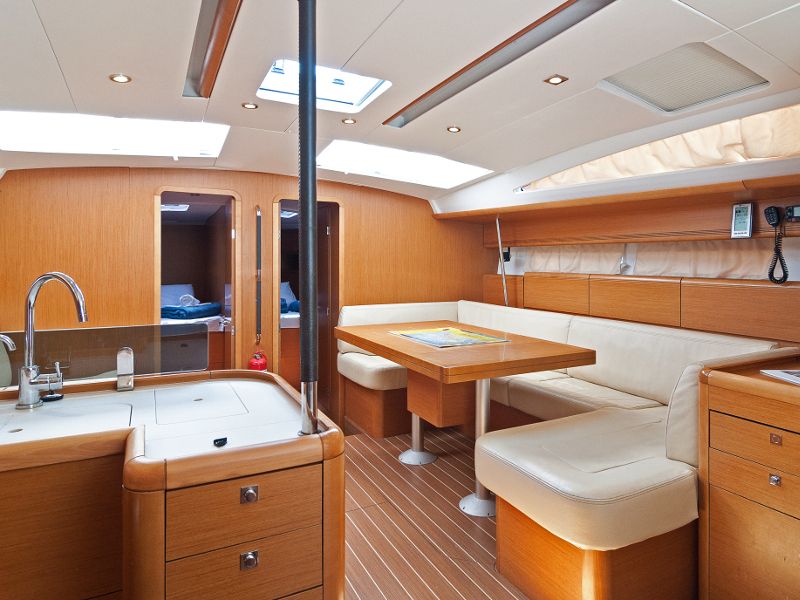 Jeanneau 53