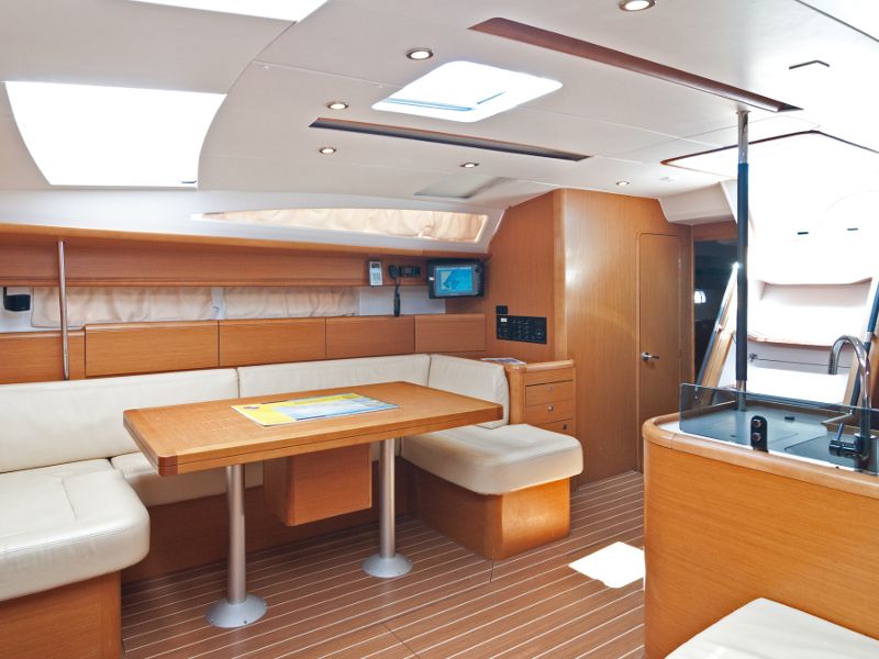 Jeanneau 53