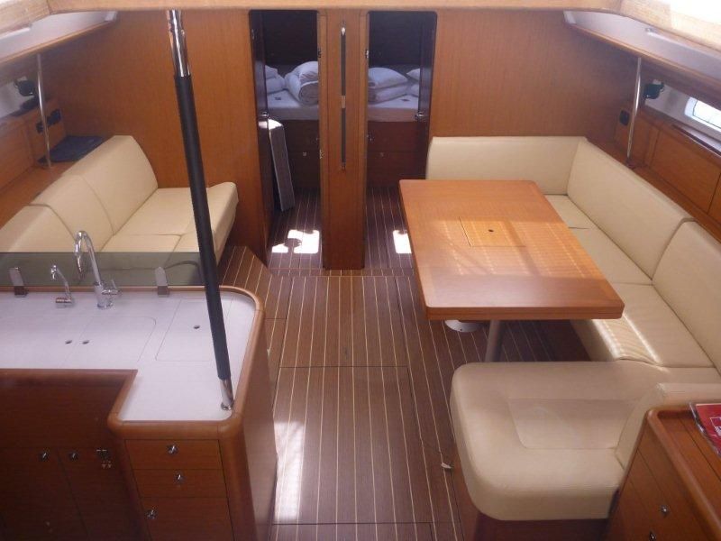 Jeanneau 53 - 5 + 1 cab