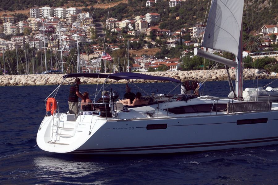 Jeanneau 53 - 4+1 cab