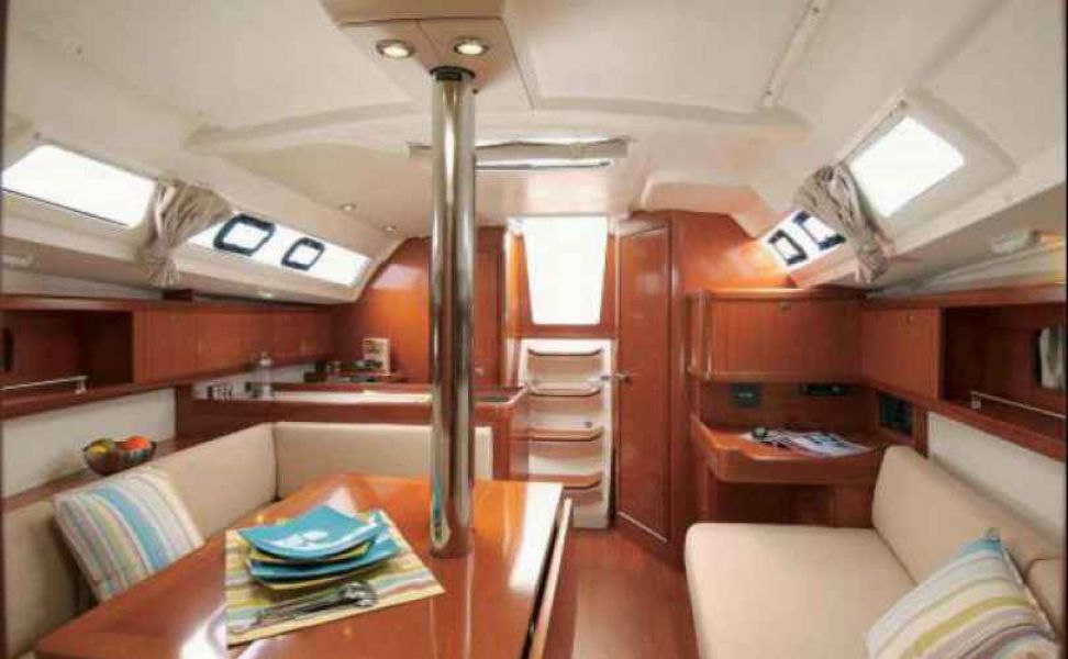 Oceanis 34