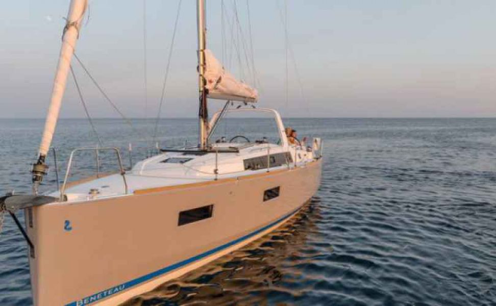 Oceanis 38