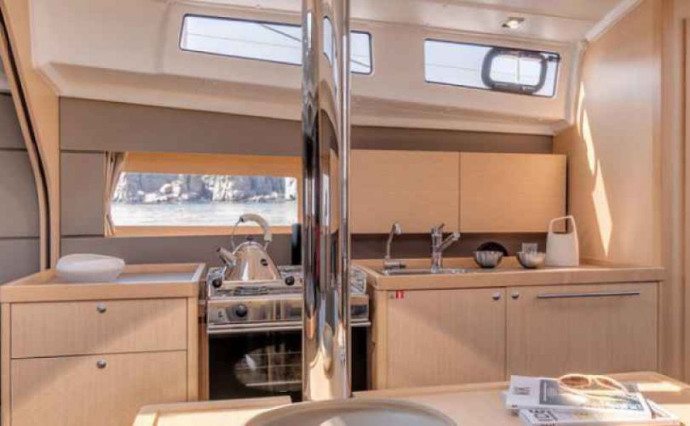 Oceanis 38