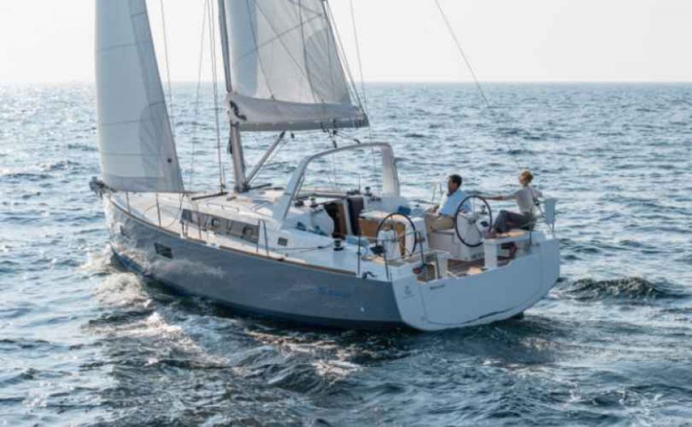 Oceanis 38