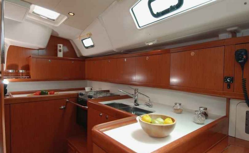 Oceanis 43