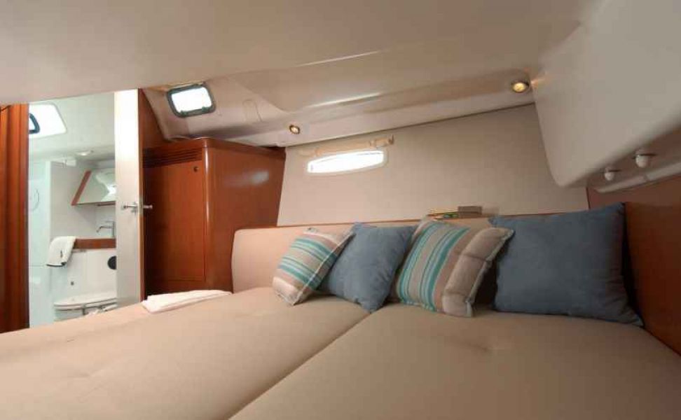 Oceanis 43