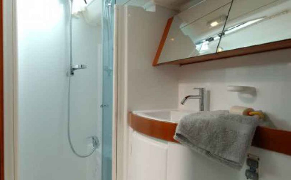 Oceanis 43