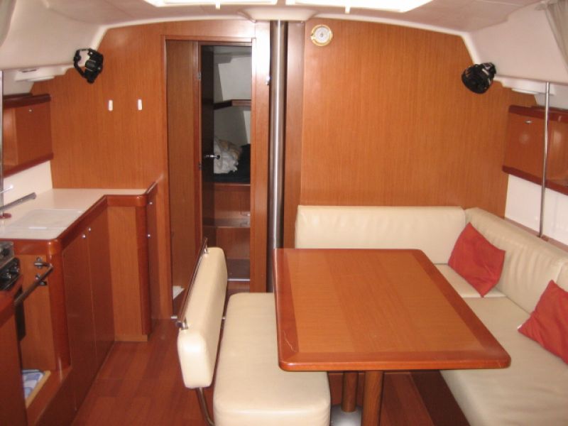 Oceanis 43
