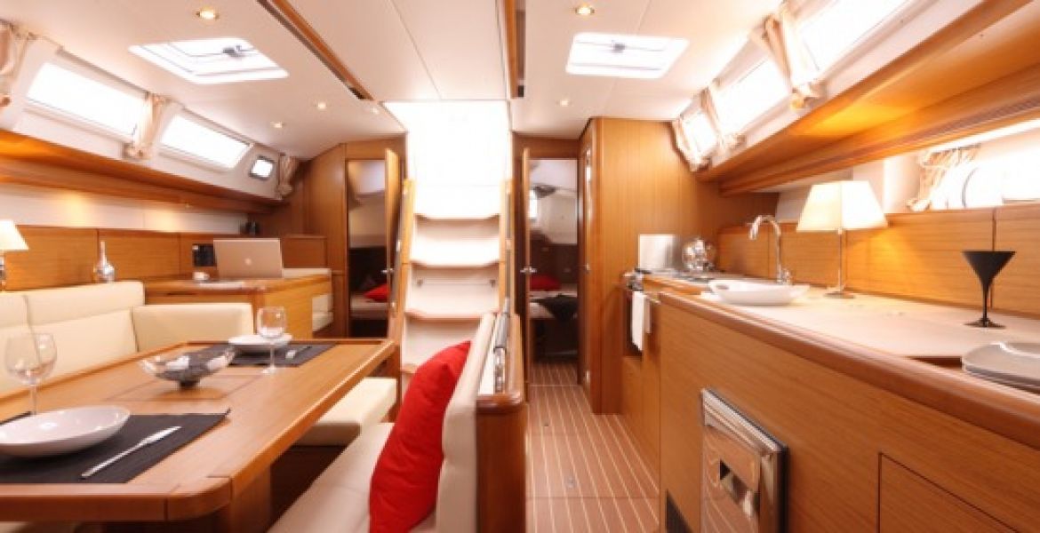 Sun Odyssey 44i