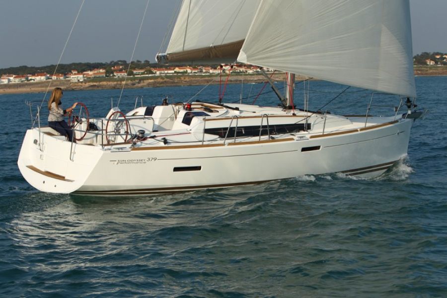 Sun Odyssey 379