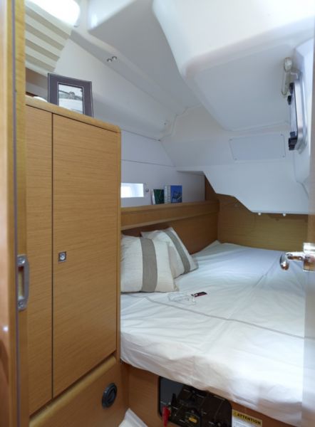 Sun Odyssey 379