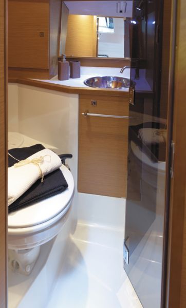 Sun Odyssey 379