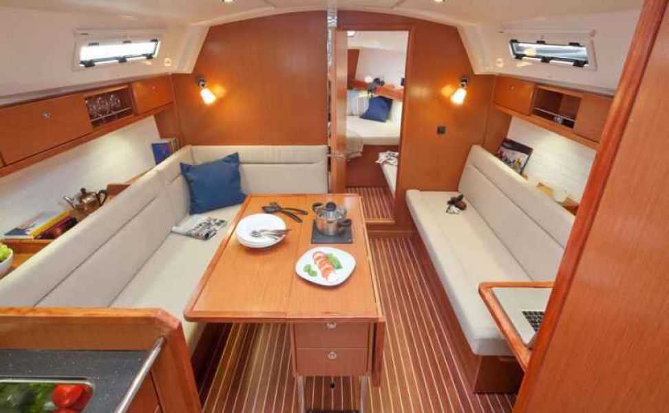 Bavaria Cruiser 36 