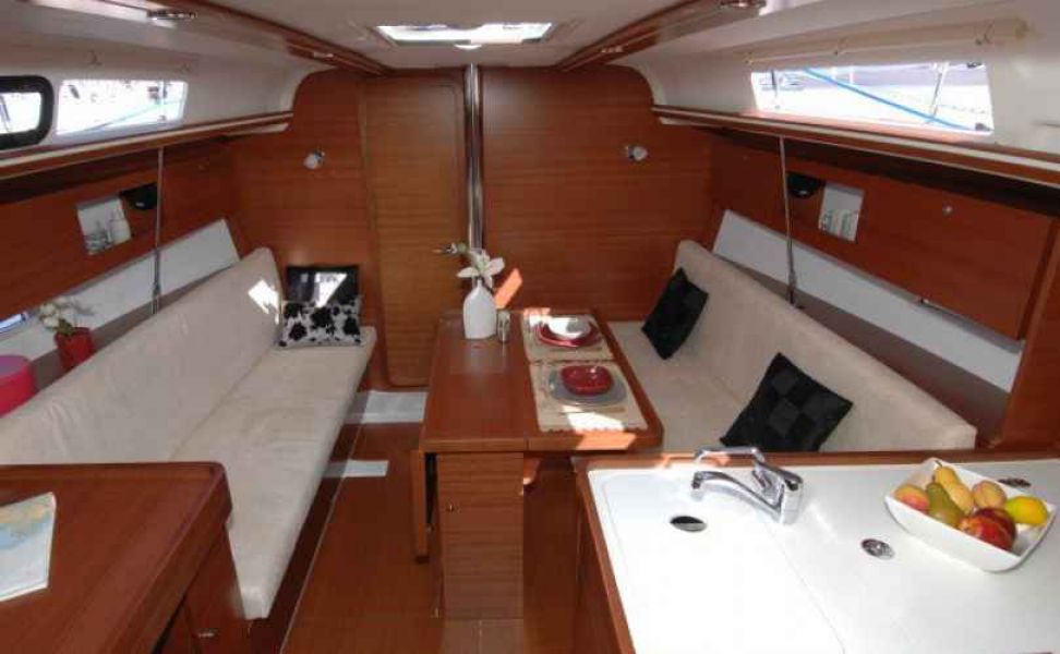 Dufour 335 Grand Large