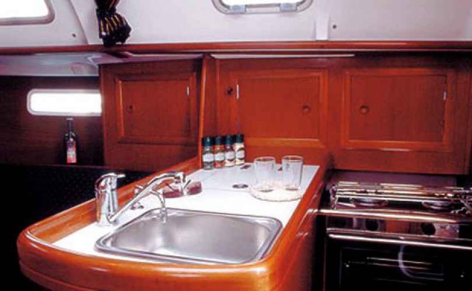 Oceanis 331