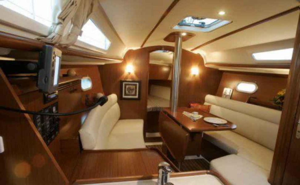 Sun Odyssey 32i