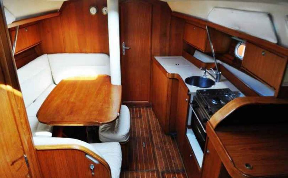 Sun Odyssey 33