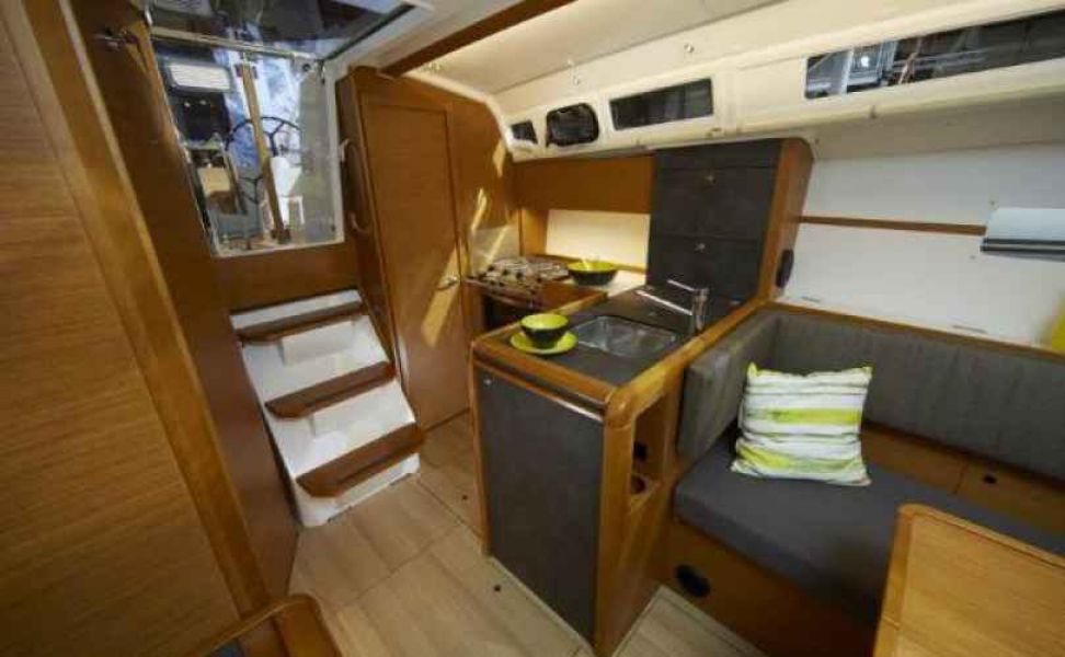 Sun Odyssey 349