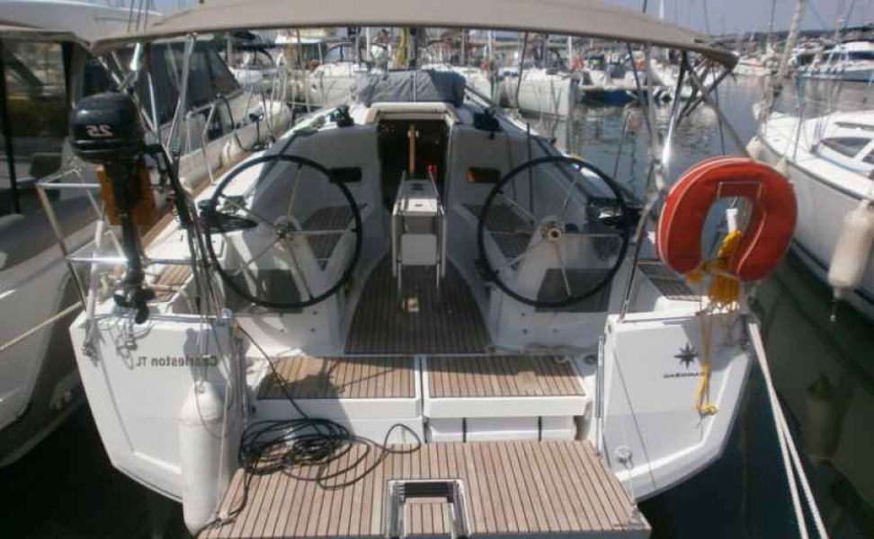 Sun Odyssey 349
