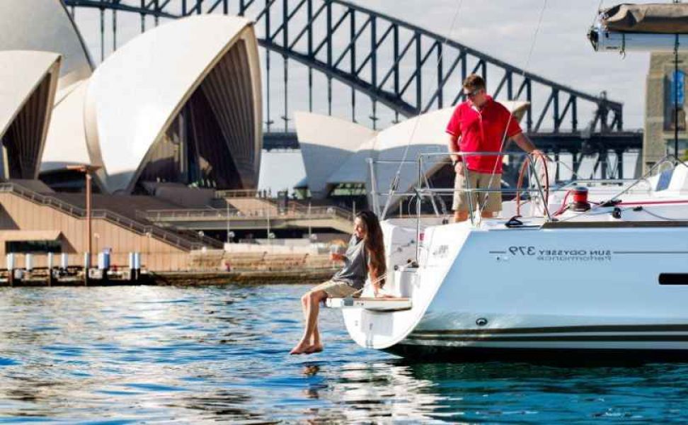 Sun Odyssey 379