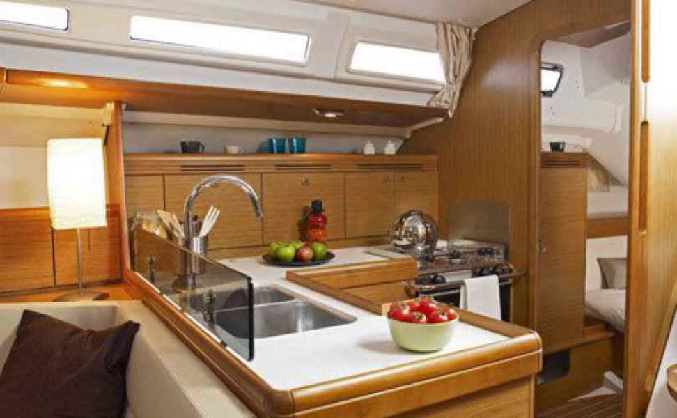 Sun Odyssey 42i