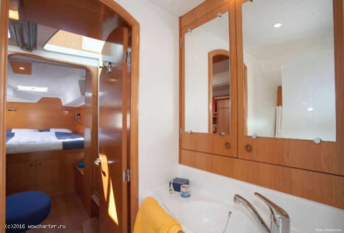 LAGOON 380 (4 CAB+2)