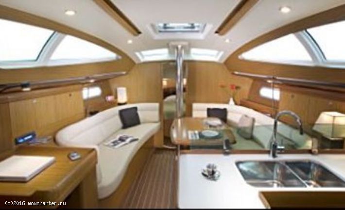 Sun Odyssey 379