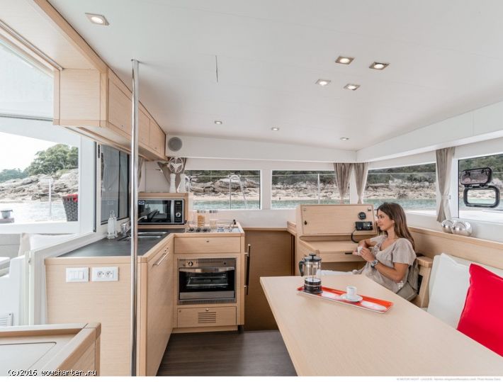 Lagoon 40 Power Catamaran