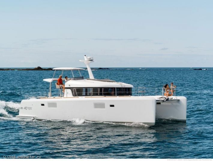 Lagoon 40 Power Catamaran