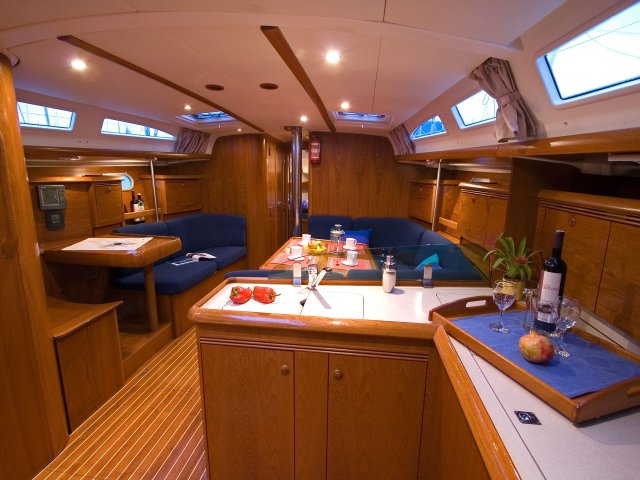 Sun Odyssey 43