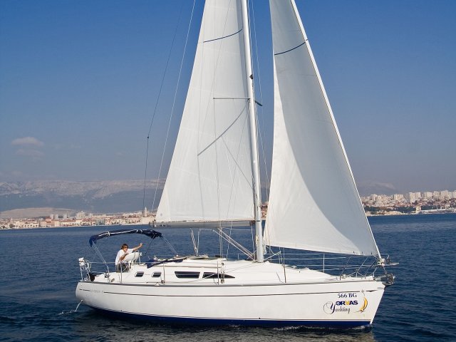 Sun Odyssey 37