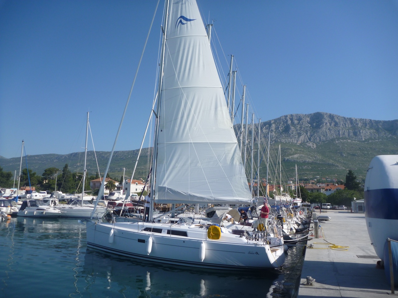 Hanse 400