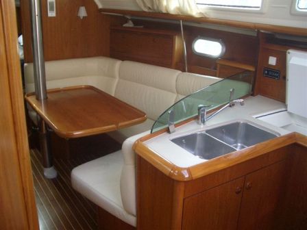 Sun Odyssey 35