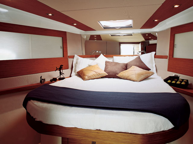 Atlantis 35