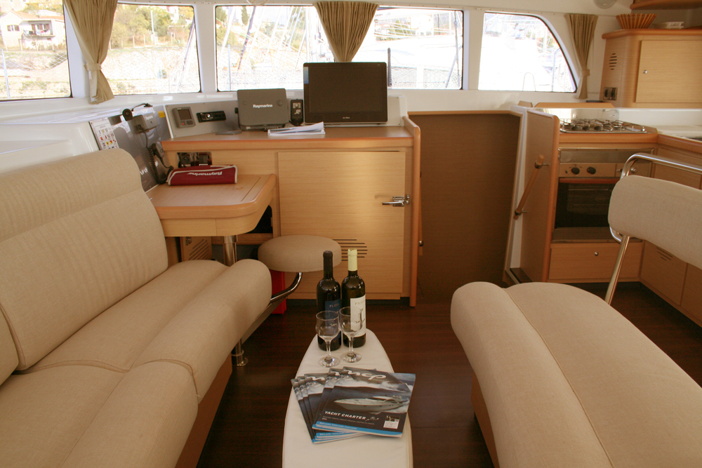Lagoon 440