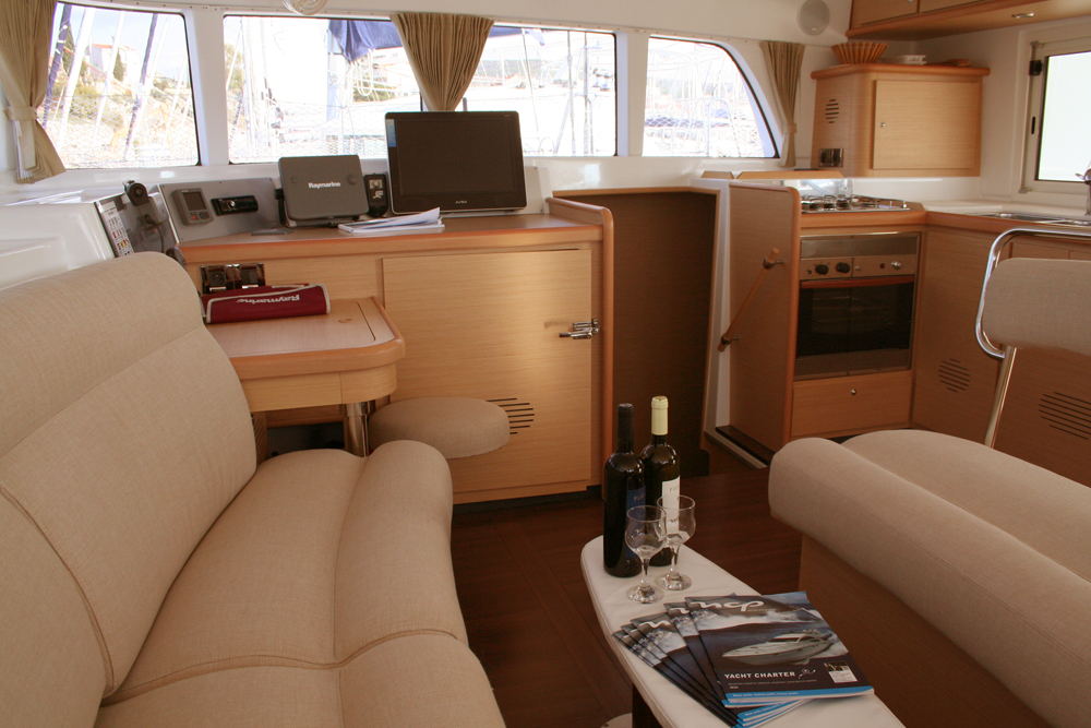 Lagoon 440