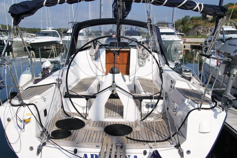 Elan 410