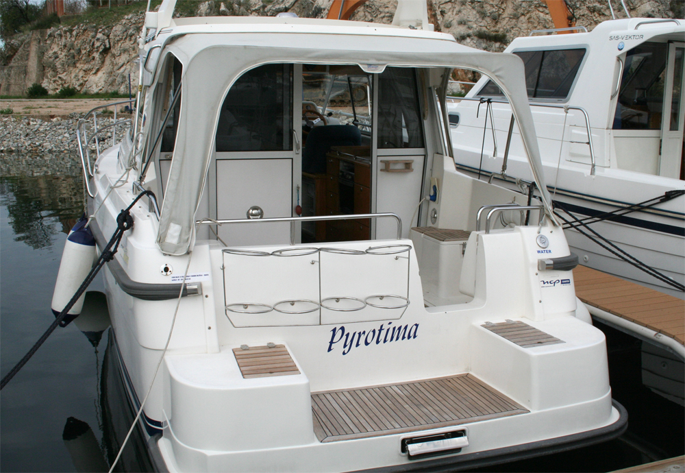 Nimbus 320 Coupe