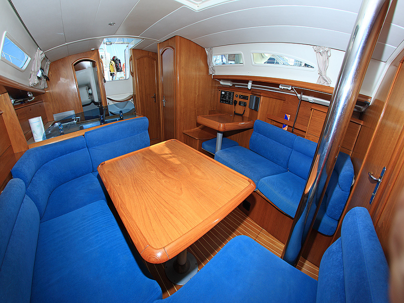 Sun Odyssey 37 