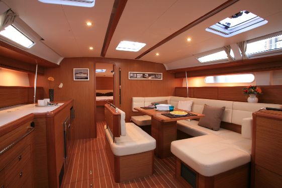 Sun Odyssey 49i