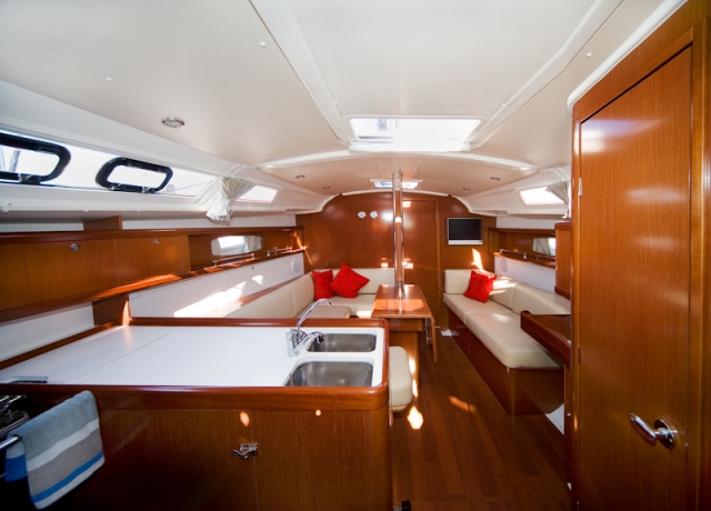 Oceanis 37
