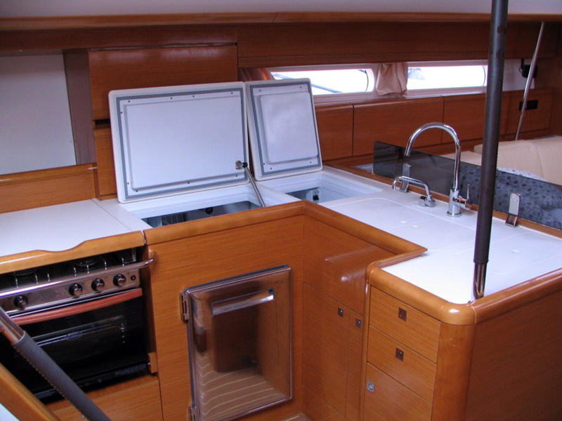 Jeanneau 53