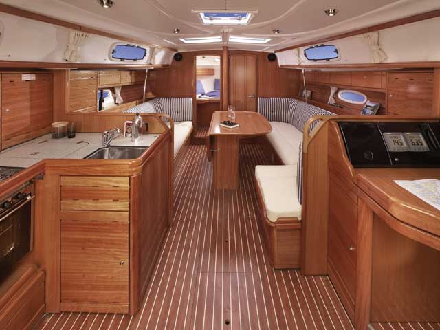 Bavaria 37 cruiser