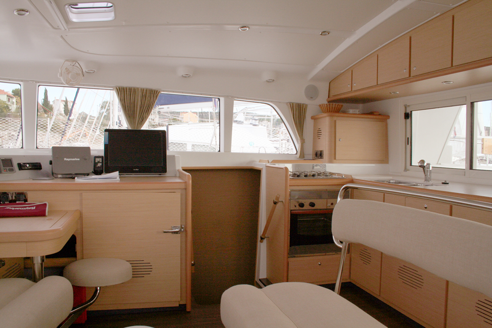 Lagoon 440