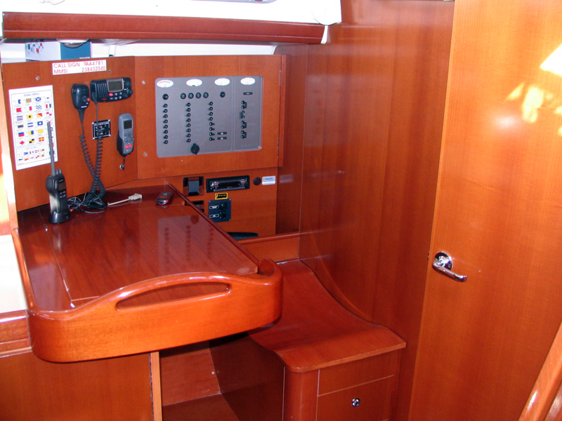 Oceanis Clipper 523
