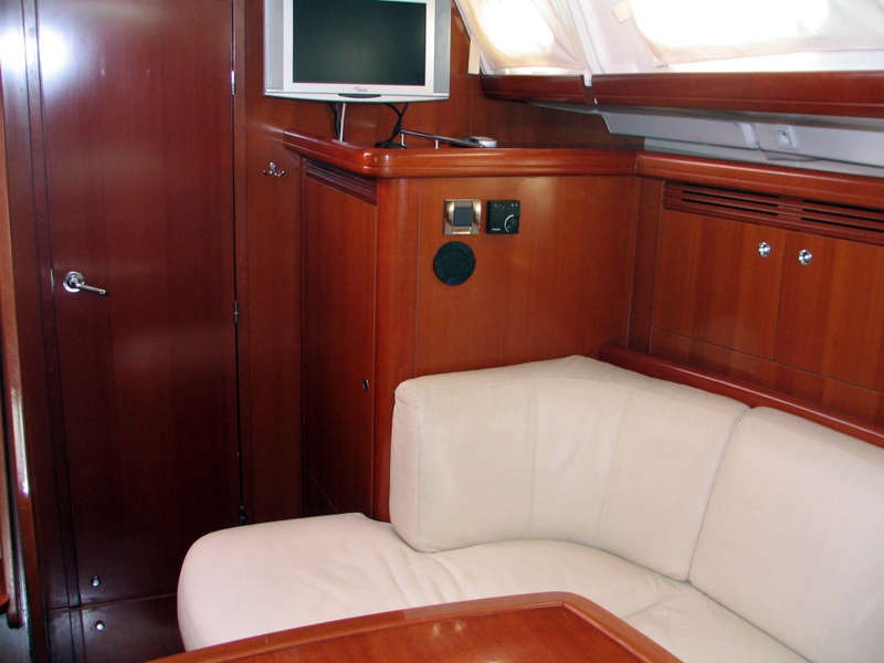 Oceanis Clipper 523
