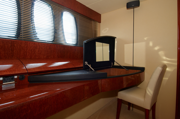 Fairline Squadron 74