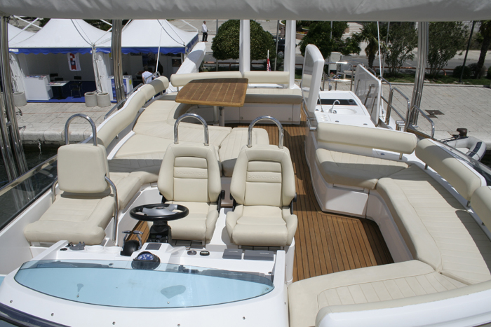 Fairline Squadron 74