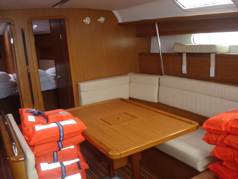 Sun Odyssey 49i