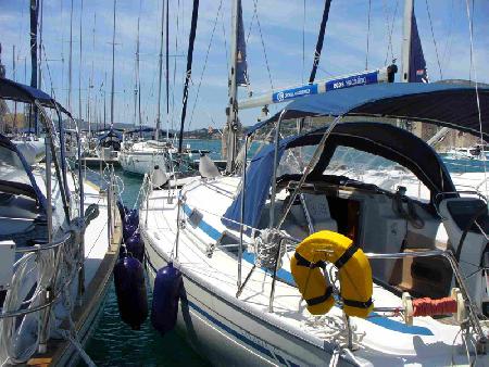 Bavaria 37